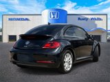 Used 2018 Volkswagen Beetle 2.0T SE image 2