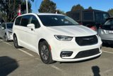 Used 2022 Chrysler Pacifica Touring-L w/ Uconnect Theater Family Group image 2