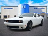 Used 2015 Dodge Challenger SXT image 4