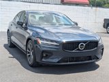 Used 2022 Volvo S60 B5 Inscription image 2