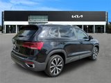 Used 2023 Volkswagen Taos SE image 4