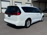 Used 2023 Chrysler Pacifica Touring-L image 3