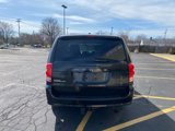 Used 2017 Dodge Grand Caravan SE image 4