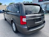 Used 2016 Chrysler Town & Country Touring image 4