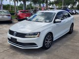 Used 2017 Volkswagen Jetta SE image 3