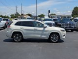 Used 2019 Jeep Cherokee Overland w/ Technology Group image 4