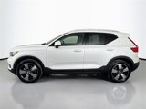 Used 2021 Volvo XC40 T5 Momentum image 3