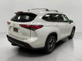 Used 2022 Toyota Highlander XLE image 3