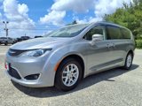 Used 2020 Chrysler Pacifica Touring-L image 2