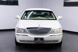 Used 2006 Lincoln Town Car Signature image 3