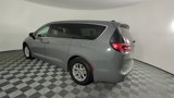 Used 2023 Chrysler Pacifica Touring-L image 6