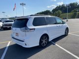 Used 2017 Toyota Sienna SE Premium image 5