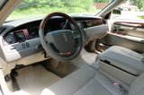 Used 2010 Lincoln Town Car Signature Limited image 2