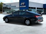 New 2025 Hyundai Elantra SE image 4