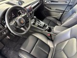 Certified 2024 Porsche Macan image 4