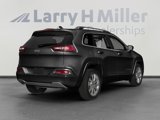 Used 2017 Jeep Cherokee Overland w/ Technology Group image 2