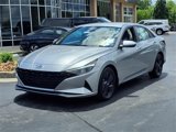 Used 2022 Hyundai Elantra SEL image 2
