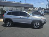 Used 2015 Jeep Cherokee Trailhawk image 2