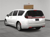 New 2025 Chrysler Pacifica Select image 4