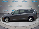 Used 2023 Chrysler Pacifica Touring-L image 6