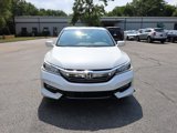 Used 2017 Honda Accord Touring image 2