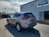 Used 2018 Nissan Rogue SV image 3