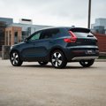 Used 2021 Volvo XC40 T5 Momentum w/ Premium Package image 5