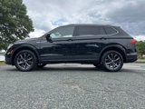 Used 2022 Volkswagen Tiguan SE image 2