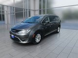 Used 2019 Chrysler Pacifica Touring-L image 4
