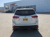 Used 2019 Toyota Highlander XLE w/ Carpet Mat Package (TMS) image 4