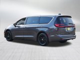 Used 2023 Chrysler Pacifica Touring-L image 5