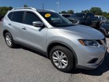 Used 2016 Nissan Rogue SV image 3