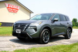 Used 2024 Nissan Rogue SV image 2