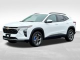 Used 2025 Chevrolet Trax LT w/ LT Convenience Package image 4