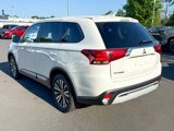 Used 2020 Mitsubishi Outlander SE image 2