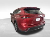 Used 2021 Toyota Highlander XLE image 5