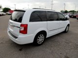 Used 2016 Chrysler Town & Country Touring image 6