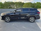 Used 2023 Toyota Highlander XLE image 4