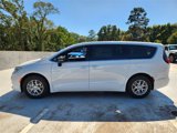 New 2025 Chrysler Pacifica Select image 4