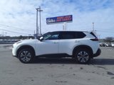 Used 2021 Nissan Rogue SV image 2