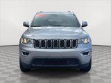 Used 2021 Jeep Grand Cherokee Laredo image 2