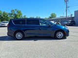 Used 2023 Chrysler Pacifica Touring-L image 2
