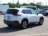 Used 2022 Nissan Rogue SV image 3
