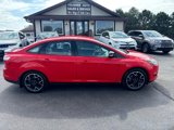 Used 2014 Ford Focus SE w/ Equipment Group 201A image 2