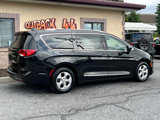 Used 2017 Chrysler Pacifica Touring-L Plus image 2