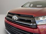 Used 2017 Toyota Highlander SE image 2