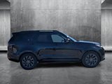 Used 2024 Land Rover Discovery Dynamic SE image 4