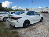 Used 2022 Toyota Camry SE image 2