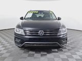 Used 2021 Volkswagen Tiguan SE w/ Panoramic Sunroof Package image 2