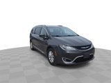 Used 2019 Chrysler Pacifica Touring-L image 2